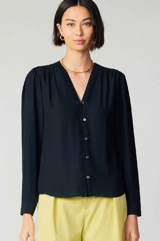 PLEATED PLACKET BLOUSE